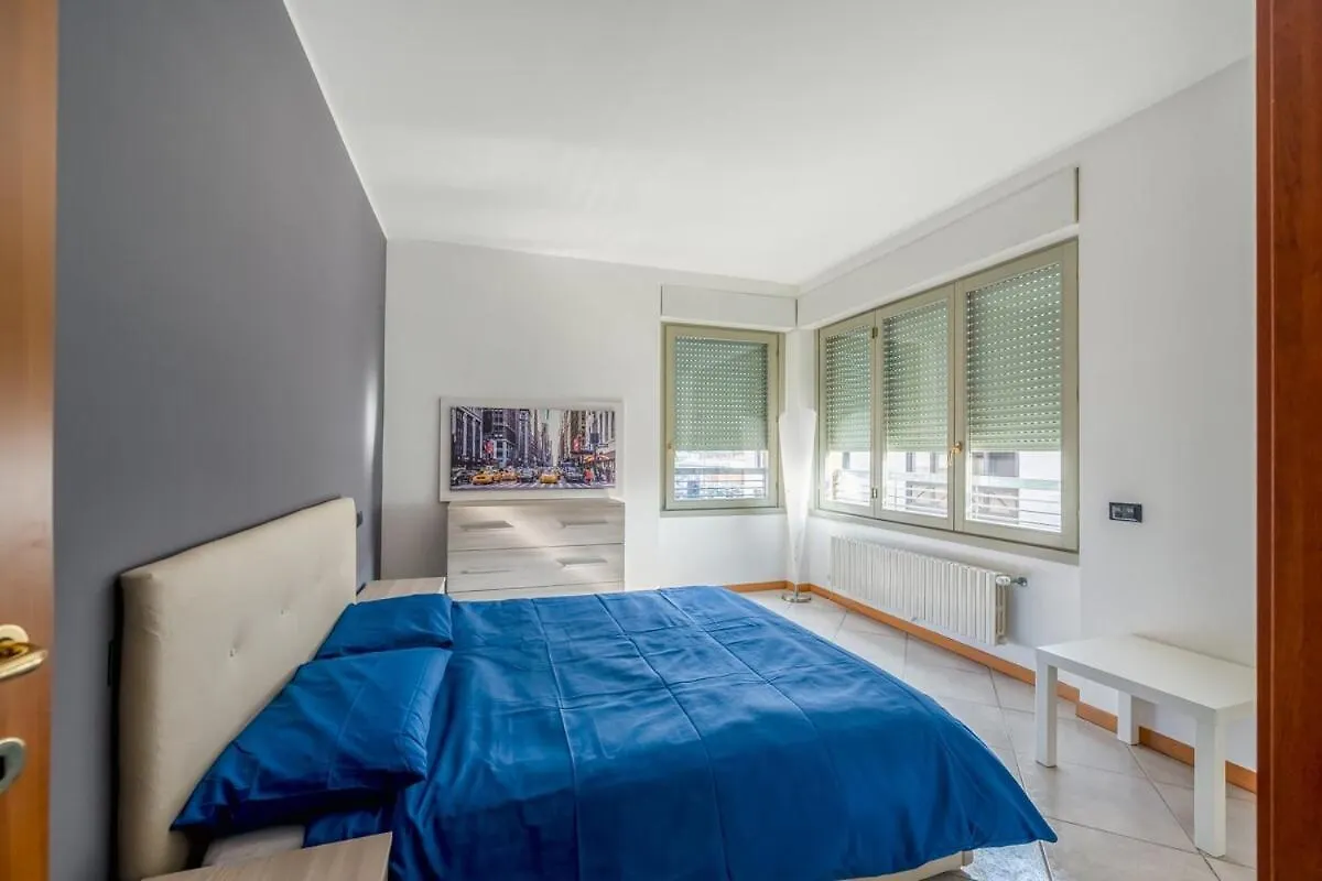 Smart Apt W Workspace In Bérgamo Apartamento