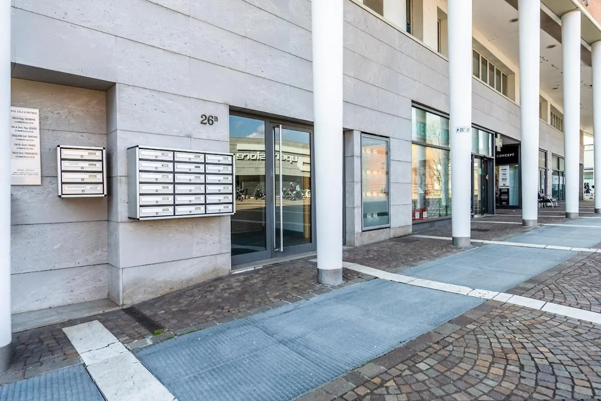 Smart Apt W Workspace In Bergamo Italy