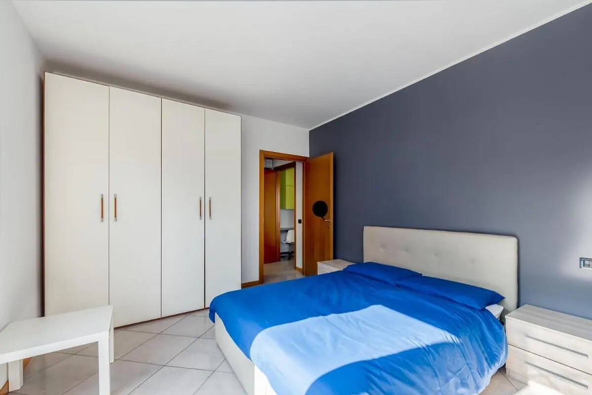 Smart Apt W Workspace In Bergamo Apartment