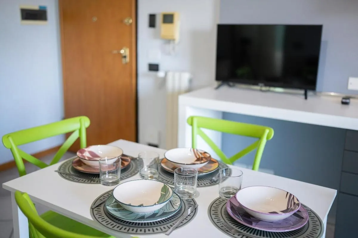 Smart Apt W Workspace In Bergamo Apartment